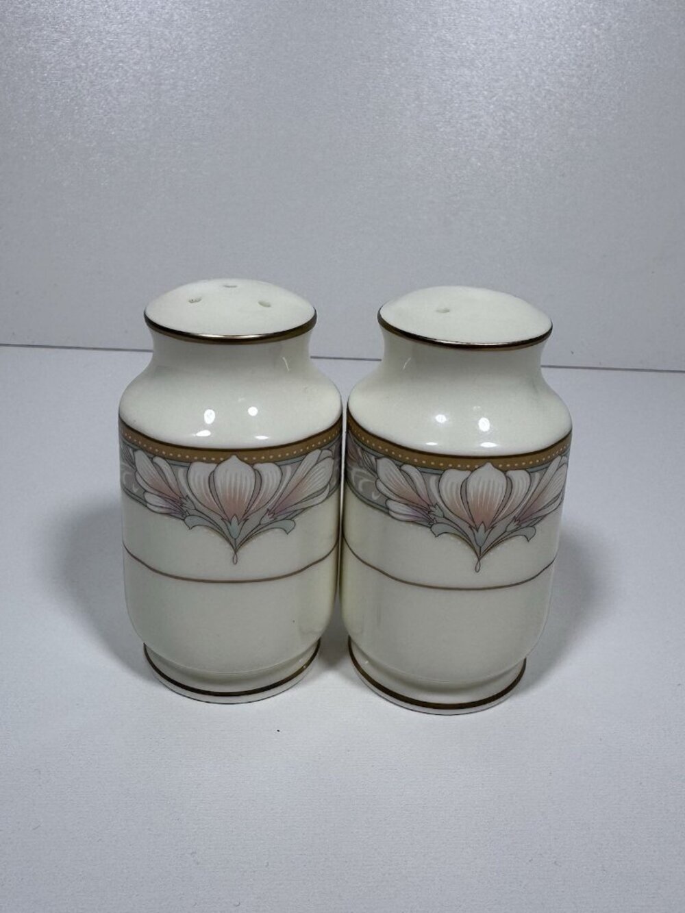 NORITAKE BARRYMORE Salt Pepper Shakers Bone China Gold Trim Japan Art Nouveau